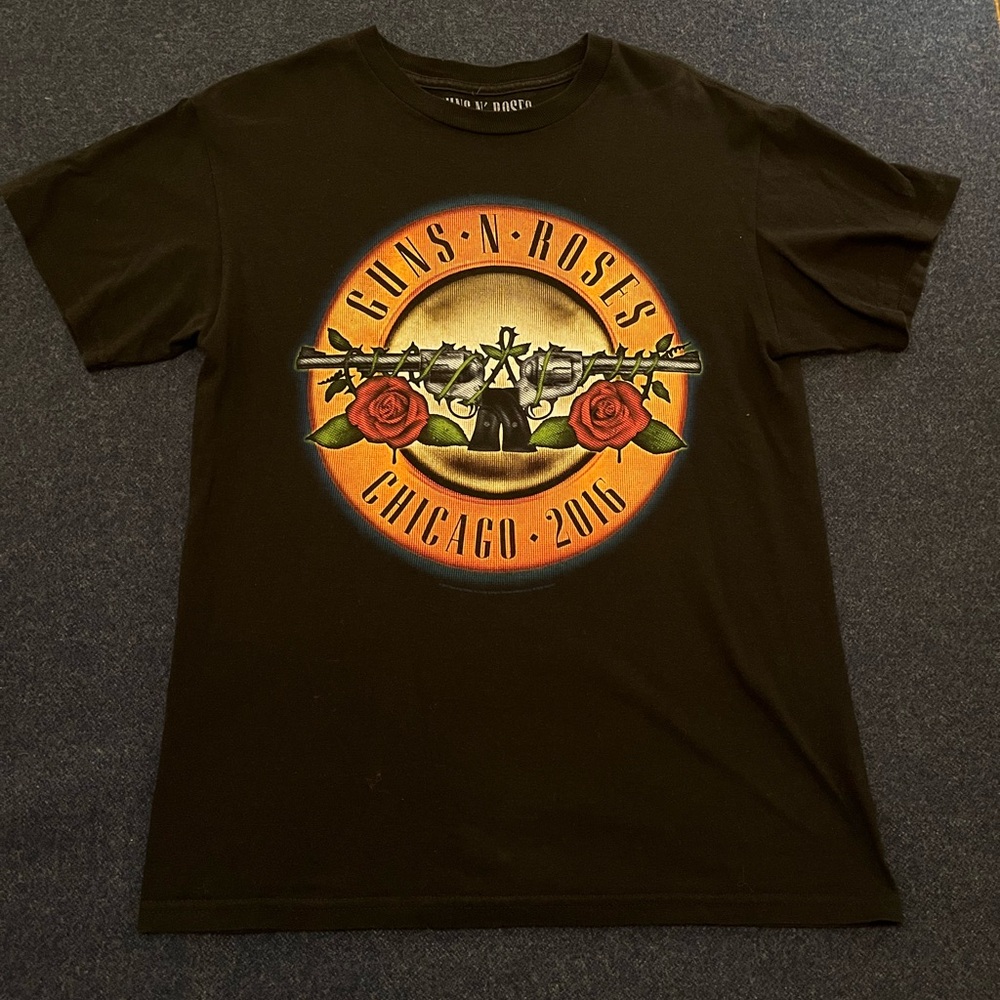 Guns N Roses concert shirt men’s medium